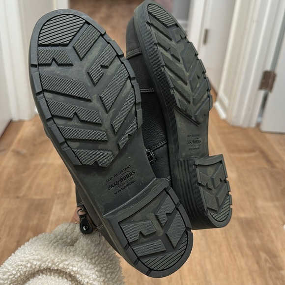 EASY STREET | Aliah Easy Works Slip Resistant Ankle Boots - Picture 8 of 11